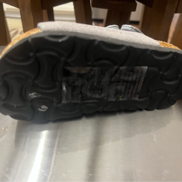 Sandals - Picture 4 of 5